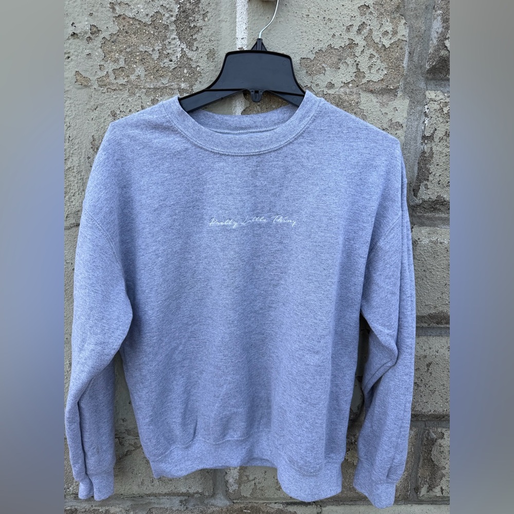 PrettyLittleThing logo crewneck